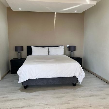 The Franklin Luxury Apartments ヨハネスブルグ エクステリア 写真
