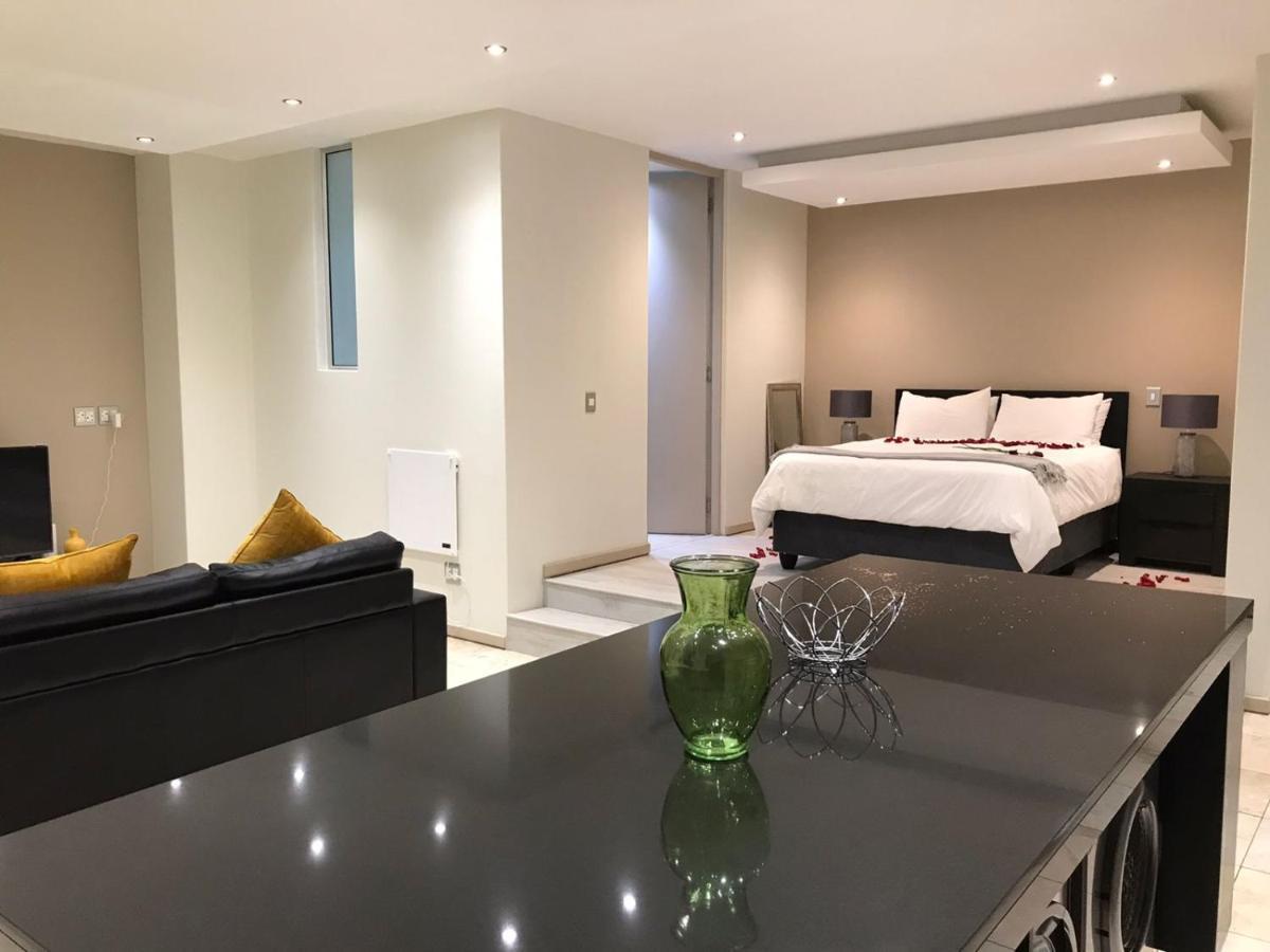 The Franklin Luxury Apartments ヨハネスブルグ エクステリア 写真